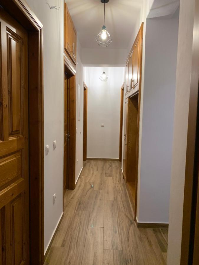 Komis Crown - Luxury Apartments Komi  Luaran gambar